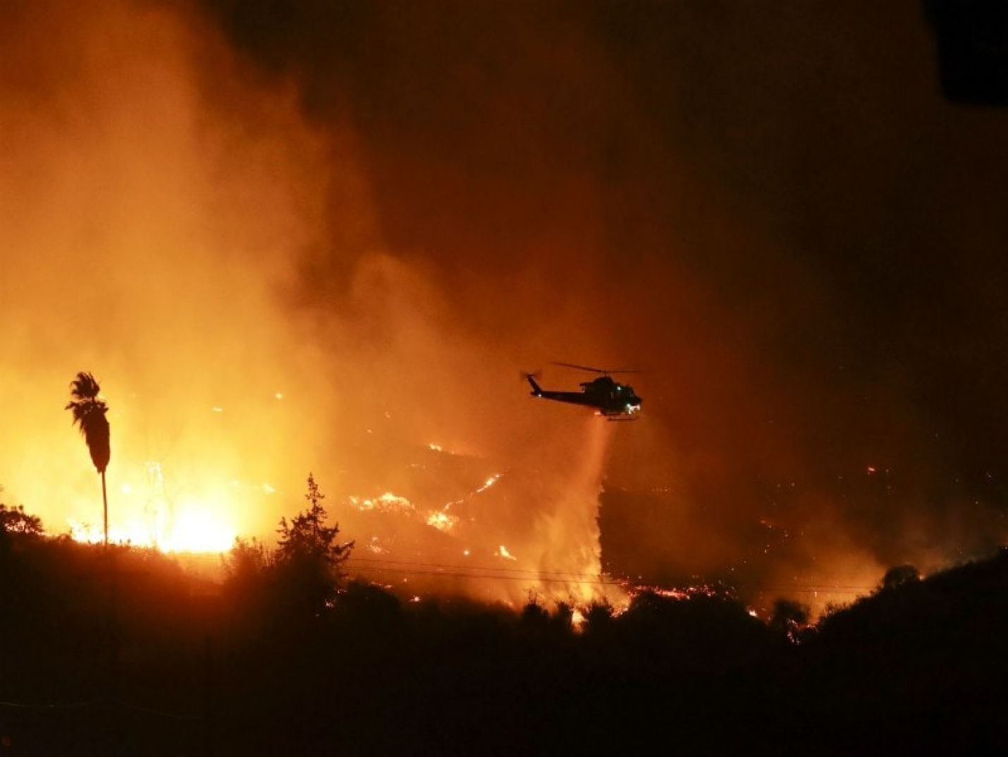 В Калифорнии разбился пожарный вертолет